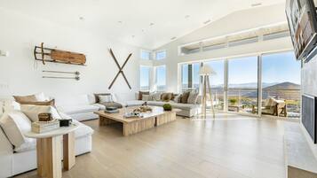 TV connectée, cheminée