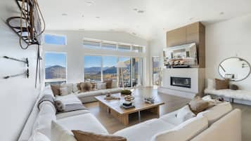 TV connectée, cheminée