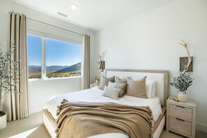 5 bedrooms, desk, iron/ironing board, travel crib - 100% Ski In Ski Out, Best location in Park City (Park City)