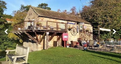 2 bedroom lodge, sleeps 6, Leisure park ideal for Knaresborough and surrounds
