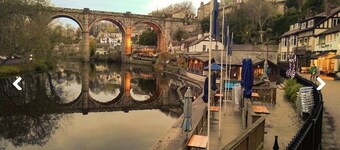 2 bedroom lodge, sleeps 6, Leisure park ideal for Knaresborough and surrounds