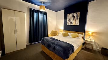 4 bedrooms, internet, bed sheets