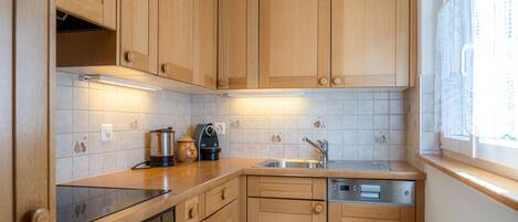 Panoramic apartment plus 150 CHF cleaning fee on top of the rate | Private kitchen