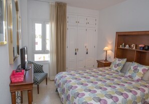 2 bedrooms, iron/ironing board, WiFi, bed sheets - Parque Residential , 2 bedrooms, close to all amenities (Mojácar)