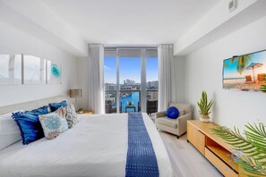 2 Schlafzimmer, Schreibtisch, Bügeleisen/Bügelbrett, Reisekinderbett