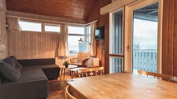 Cottage - 2- Bedroom with Sleeping Loft, 1-8 Guests | Living area
