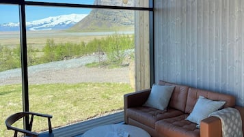 Luxury Cottage - 1 Double Room with Sleeping Loft, 1-4 Guests | Living area
