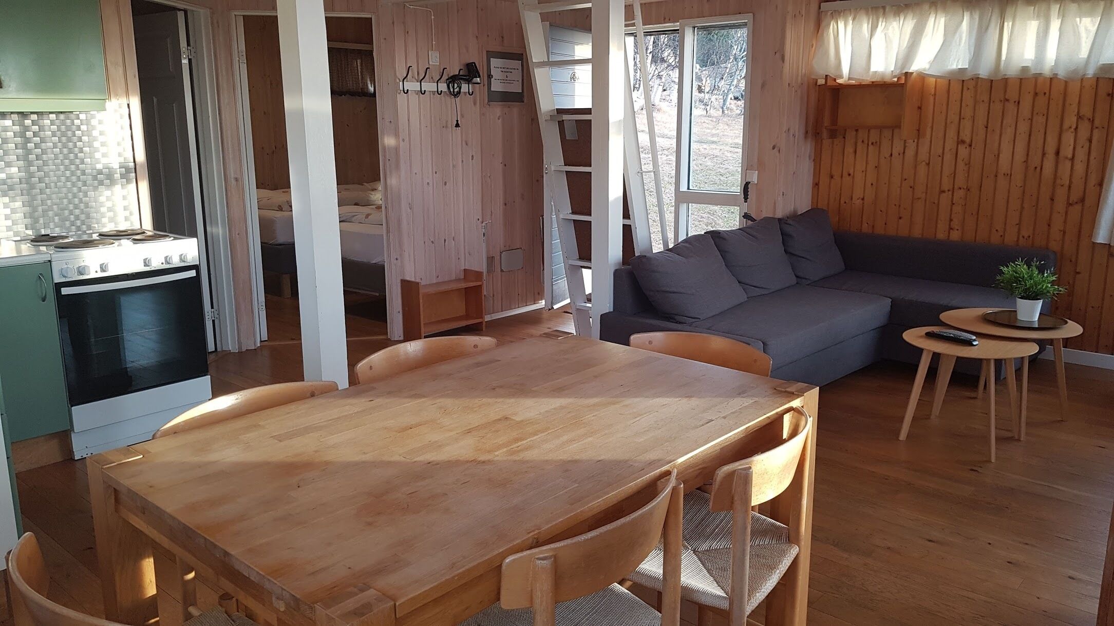 Cottage - 2- Bedroom with Sleeping Loft, 1-8 Guests | Area soggiorno