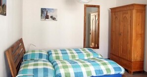 1 bedroom, free WiFi, bed sheets
