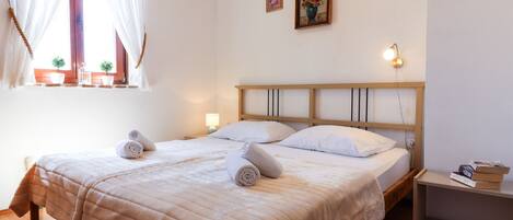 2 bedrooms, WiFi, bed sheets