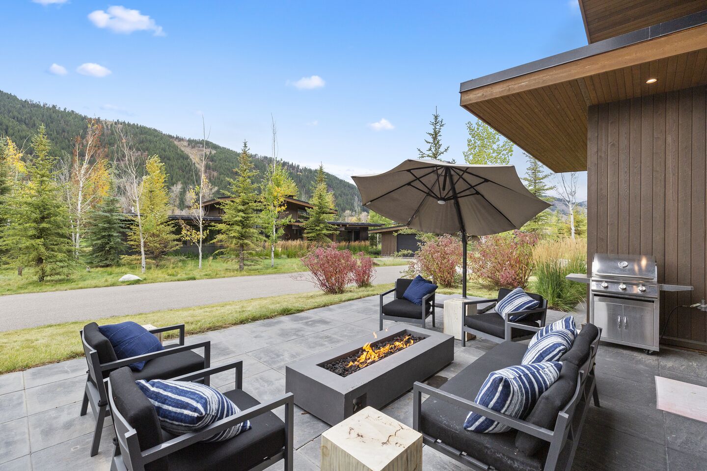 Fairway 3, stunning Snake River home