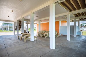 House, 4 Bedrooms | Outdoor dining