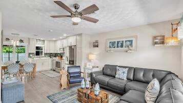 Condo, 2 Bedrooms | Living area