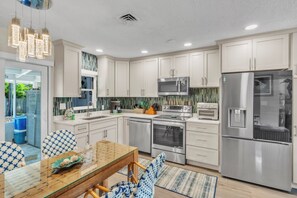 Kondominium, 2 kamar tidur | Dapur pribadi | Lemari es, mesin pembuat kopi/teh, dan pemanggang roti