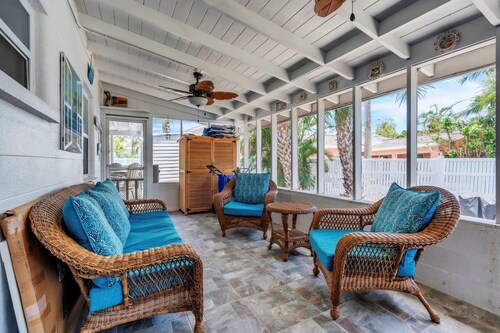 Seaduction Ami A 2 Bedroom Condo by RedAwning