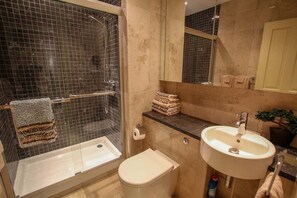 Apartment, 3 Schlafzimmer | Badezimmer