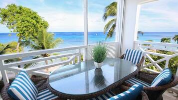 Apartment, 3 Bedrooms | Outdoor dining