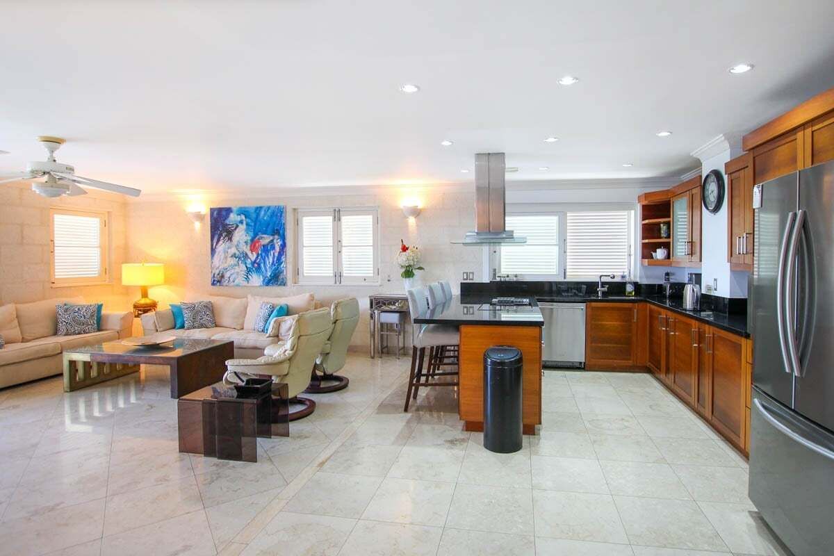 Apartment, 3 Bedrooms | Living area