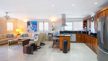 Apartment, 3 Bedrooms | Living area