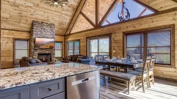 Cabin, 3 Bedrooms | Private kitchen | Fridge, oven, coffee/tea maker, toaster
