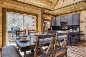 小屋, 3 间卧室 | 私人厨房 | 冰箱、烤箱、茶具/咖啡用具、烤面包机
