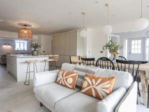 Living area - Ysgol Fawr (Tyn-y-Gongl)