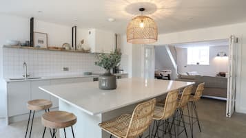 Fridge, dishwasher, electric kettle, toaster