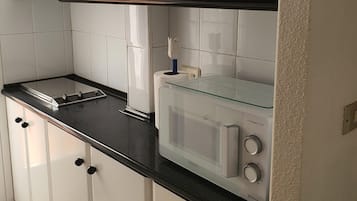 Fridge, microwave, coffee/tea maker, electric kettle