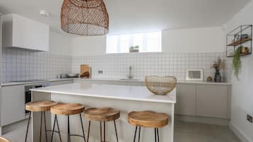 Fridge, dishwasher, electric kettle, toaster