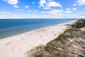Nær stranden