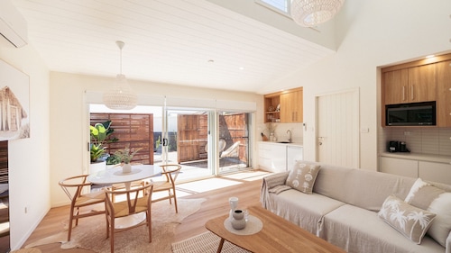 Seaside Escape - The ultimate beachside retreat nestled on the shores of Dolphin Point Beach