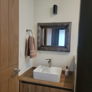 Shower, hair dryer, towels, soap - Casita En Patzcuaro (Pátzcuaro)