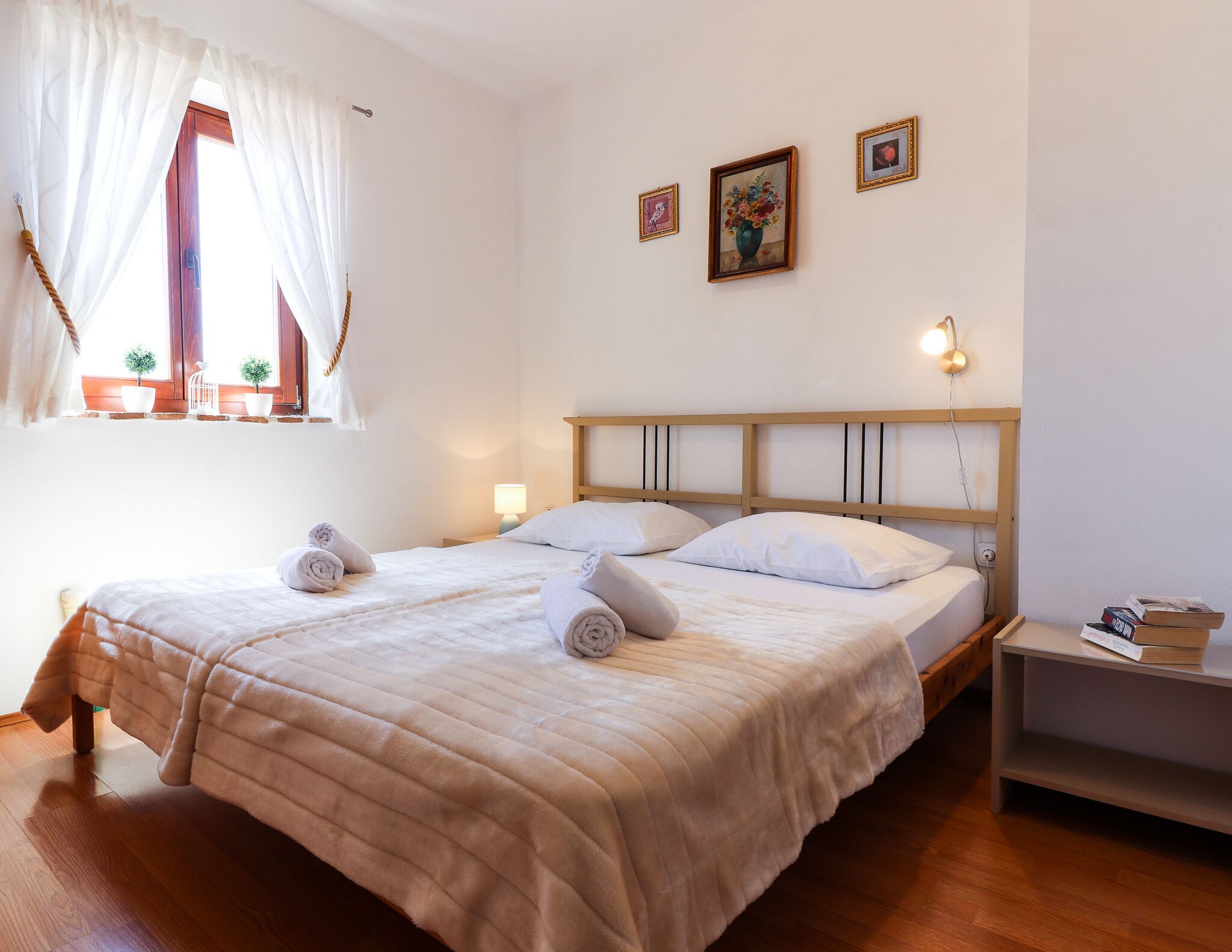 2 bedrooms, WiFi, bed sheets