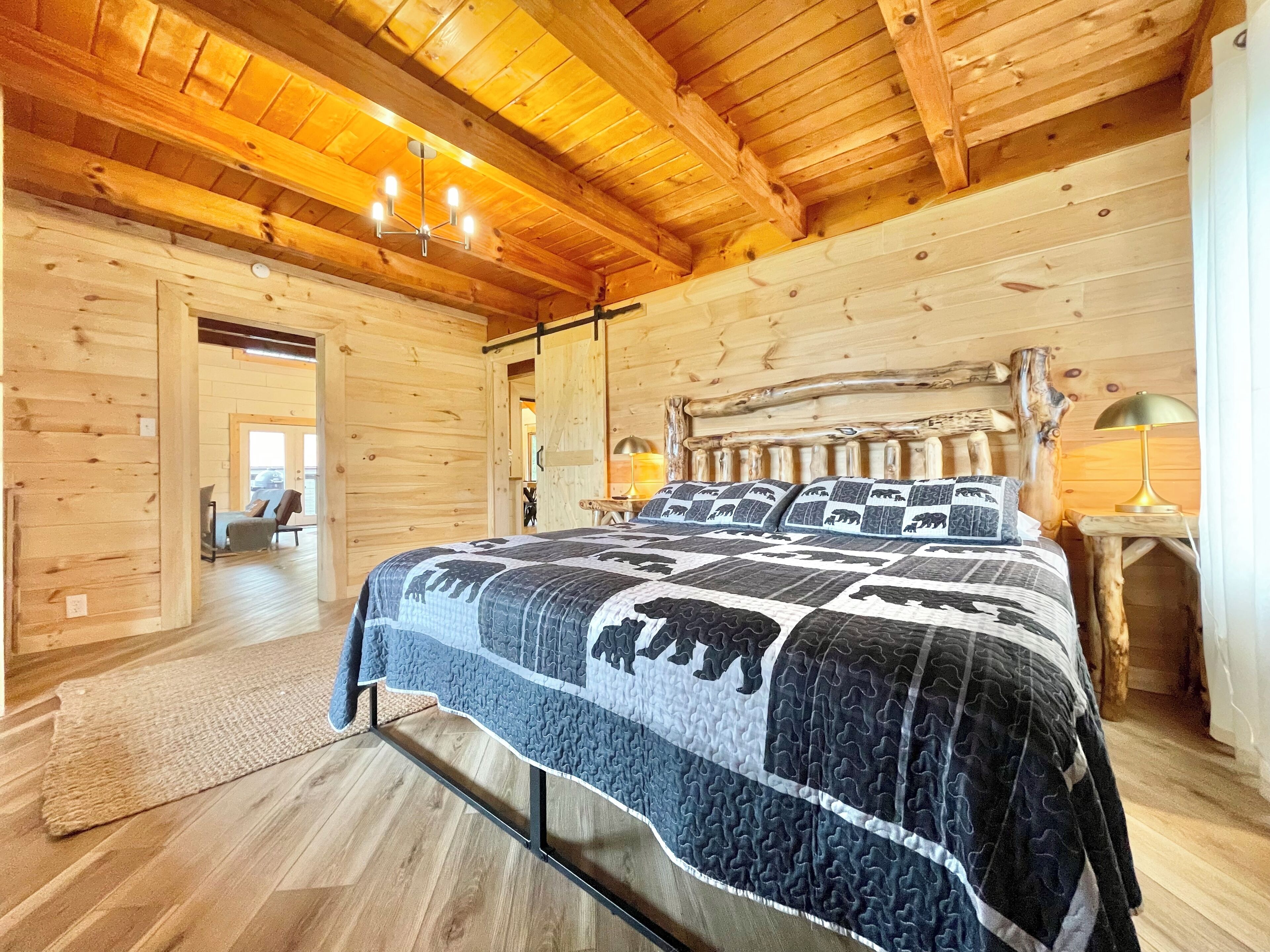 3 slaapkamers, een strijkplank/strijkijzer, wifi, beddengoed