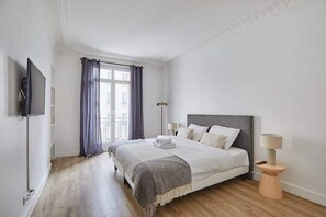 3 bedrooms, iron/ironing board, travel cot, free WiFi