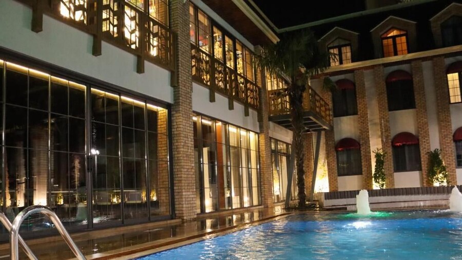 MandarinnART Hotel