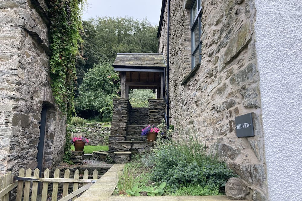 FELL VIEW, pet friendly, character holiday cottage in Silecroft
