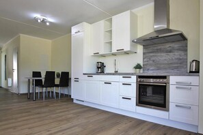 Kühlschrank, Ofen, Herdplatte, Geschirrspüler