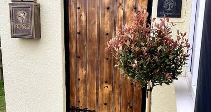 Pilgrims Rest - Cheddar Guest House with Annexe