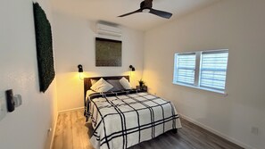 1 bedroom, in-room safe, desk, iron/ironing board