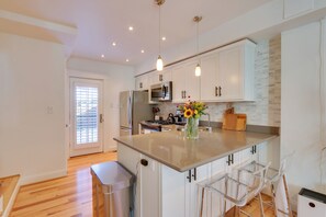 Apartment (2 Bedrooms) | Interior - 2 Mi to National Mall: Stunning Townhome w/ Patio! (Washington)