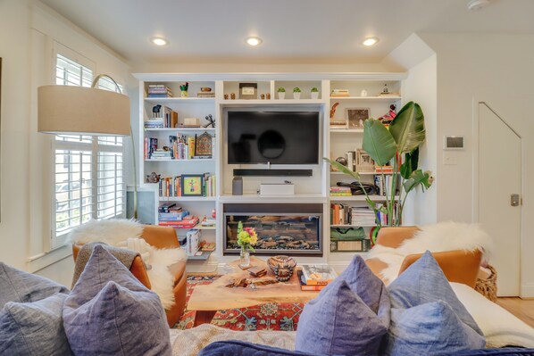Apartment (2 Bedrooms) | Interior - 2 Mi to National Mall: Stunning Townhome w/ Patio! (Washington)