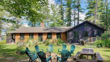 House (3 Bedrooms) | Front of property