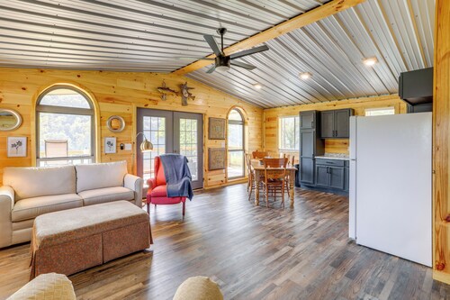 Melbourne Home w/ Fire Pit on the White River!