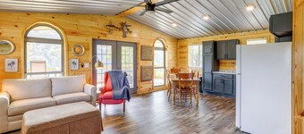 Melbourne Home w/ Fire Pit on the White River!