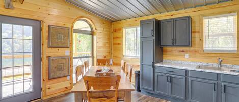 House (2 Bedrooms) | Interior