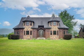 Cottage (3 Bedrooms) | Front of property
