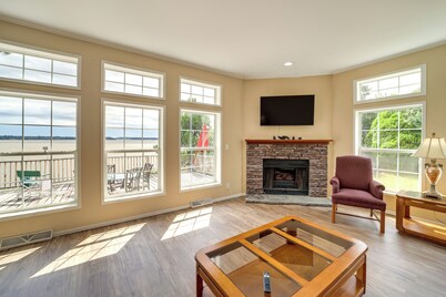 切科塔寵物友好住宅，附甲板和湖景！