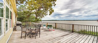 Pet-friendly Checotah Home w/ Deck & Lake Views!