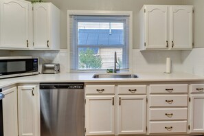 House (2 Bedrooms) | Interior - Spokane Vacation Rental w/ Central Location! (Spokane)